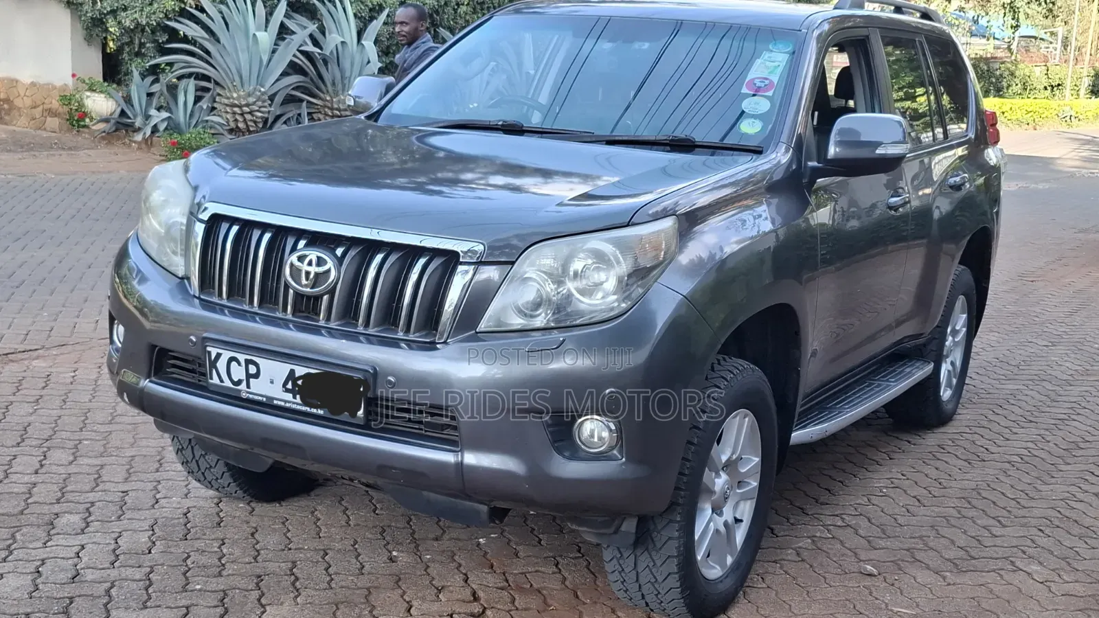 Toyota Land Cruiser Prado 2010 Gray