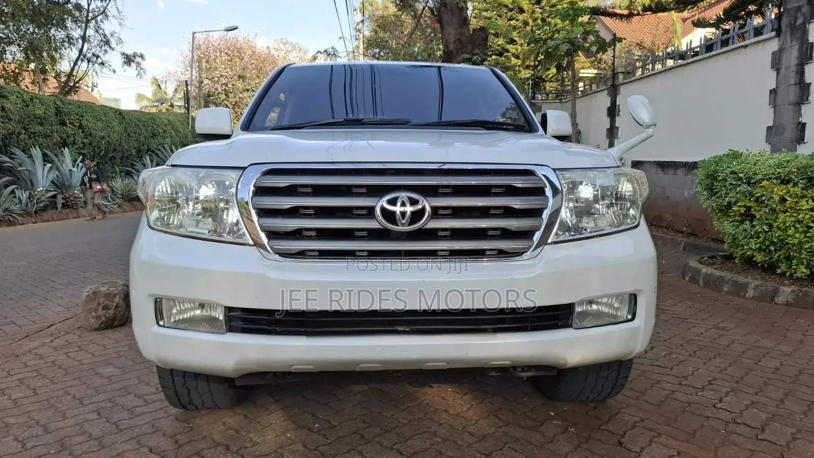 Toyota Land Cruiser 2008 White