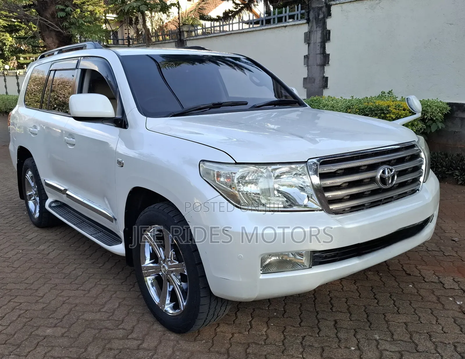 Toyota Land Cruiser 2008 White