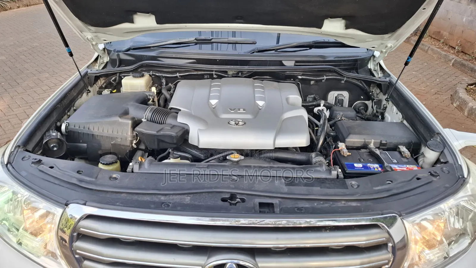 Toyota Land Cruiser 2008 White