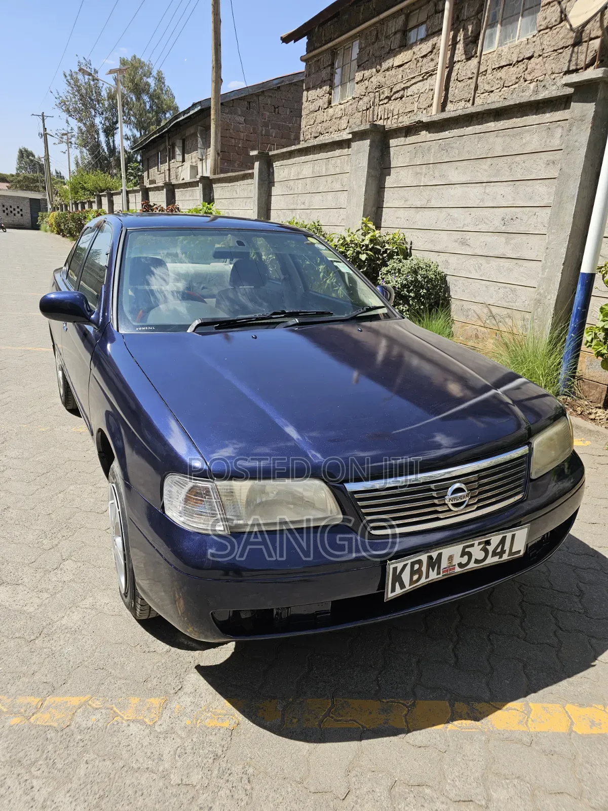 Nissan Sunny 2004 Blue