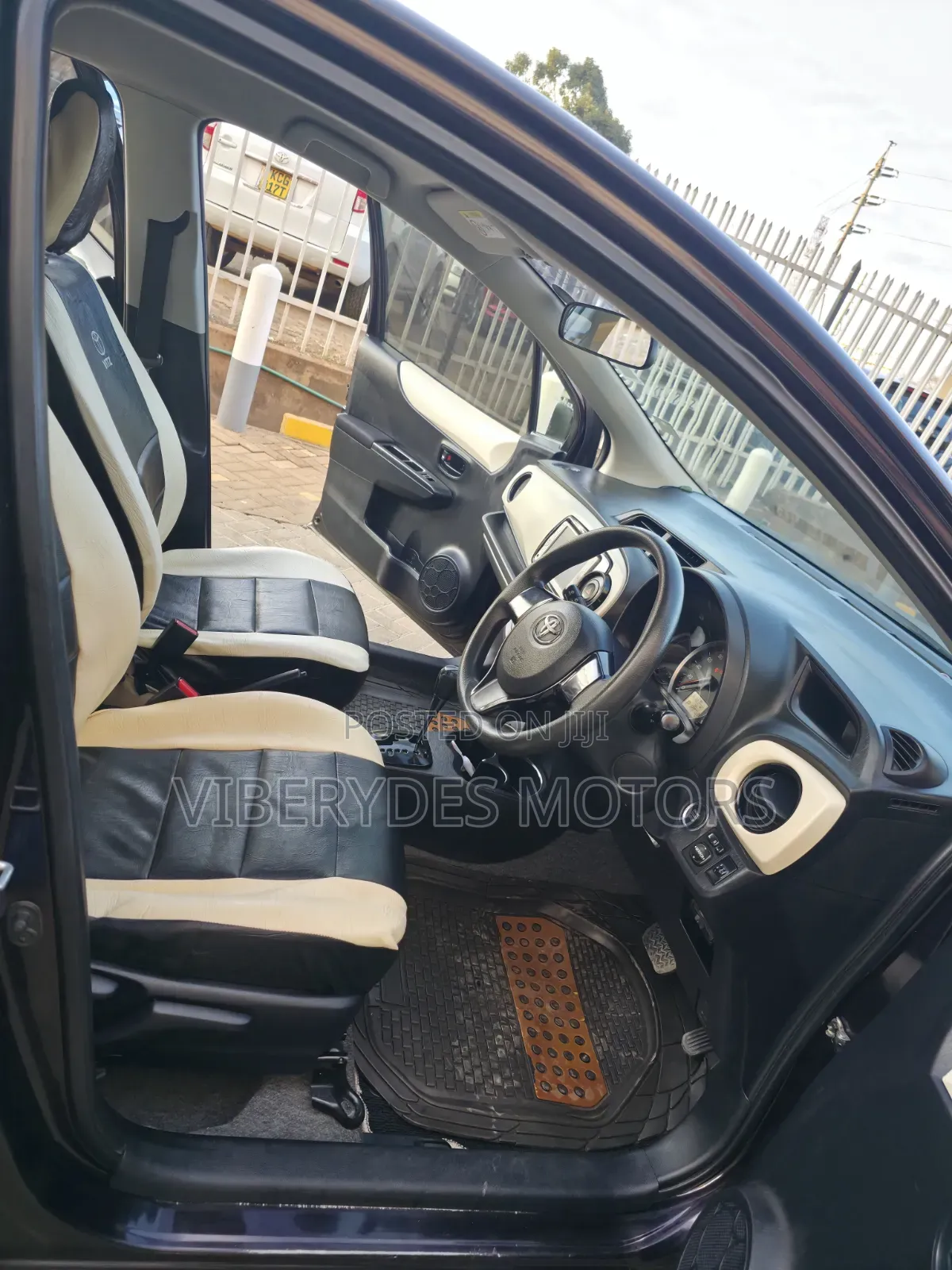 Toyota Vitz 2013