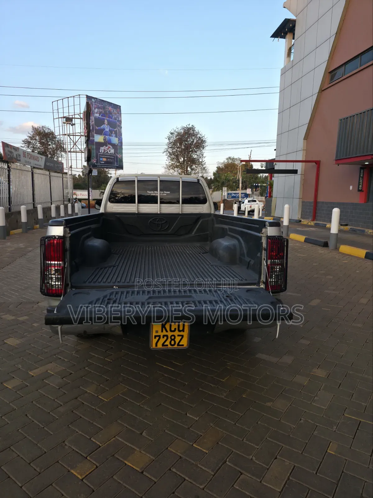 Toyota Hilux 2012 Silver