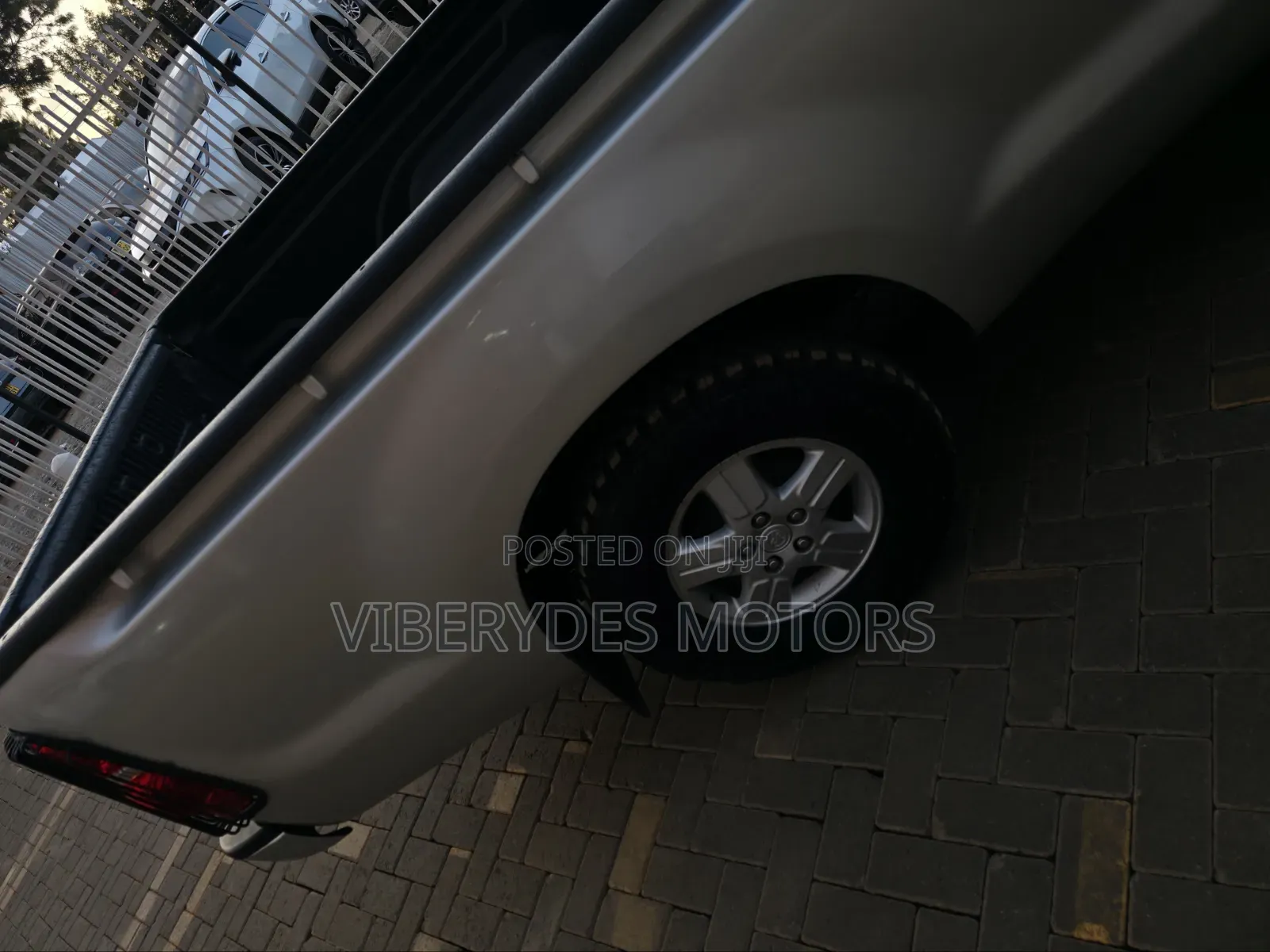 Toyota Hilux 2012 Silver