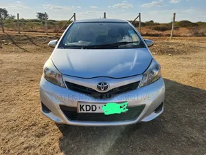 Toyota Vitz 2014 White