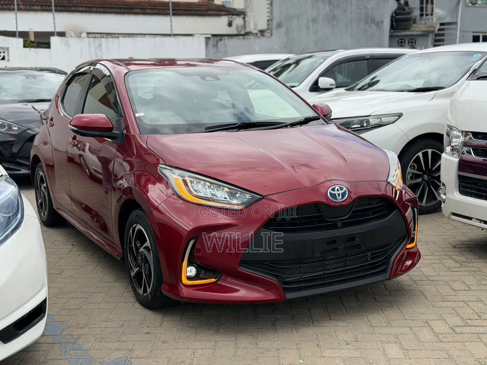 Toyota Yaris 2019 Maroon