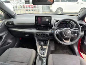 Toyota Yaris 2019 Maroon