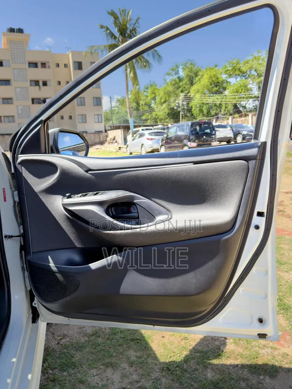 Toyota Yaris 2019 Maroon