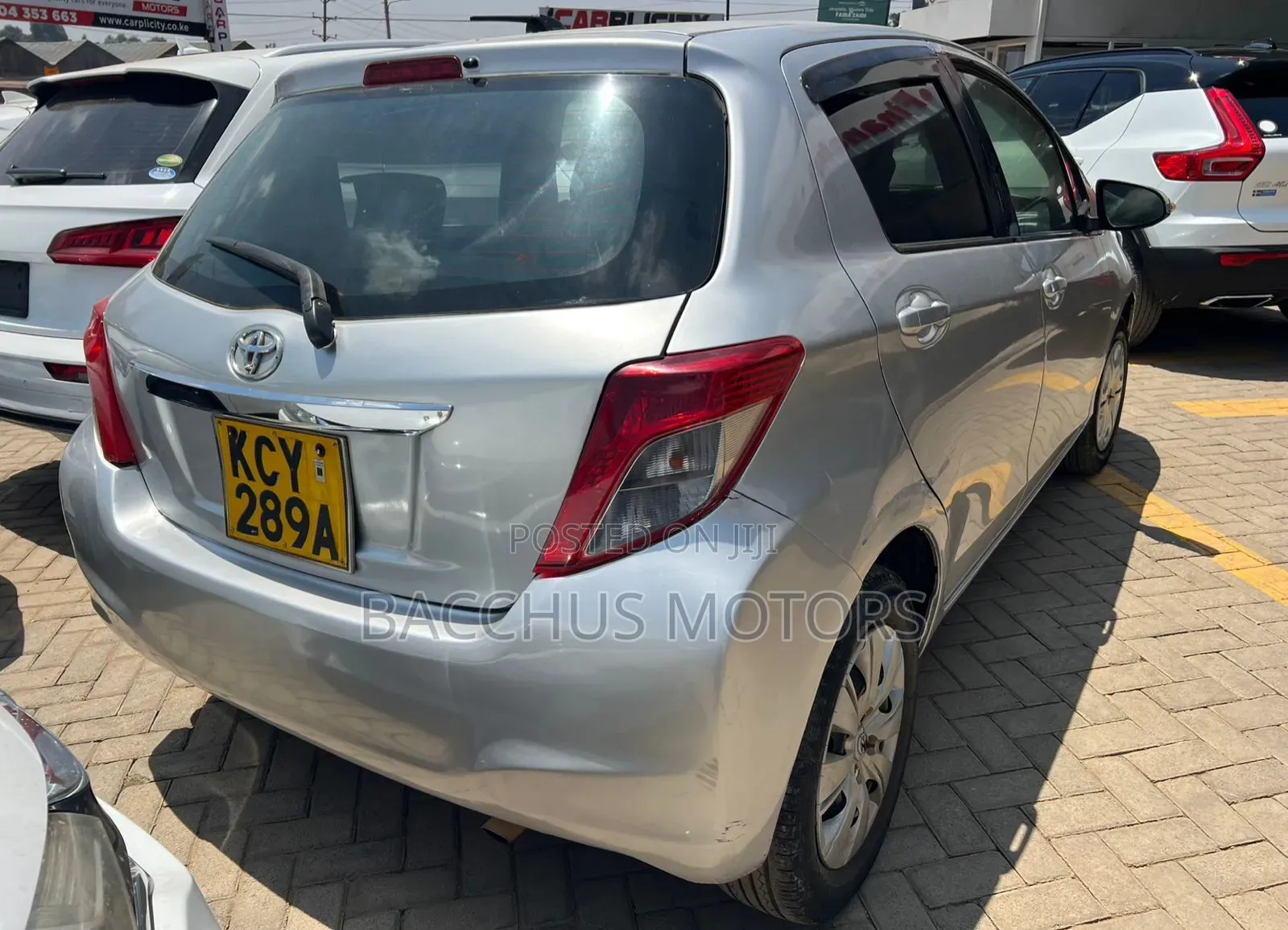 Toyota Vitz 1.3 FWD 5dr 2013 Silver