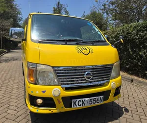 Nissan Caravan (Urvan) 2010 Yellow