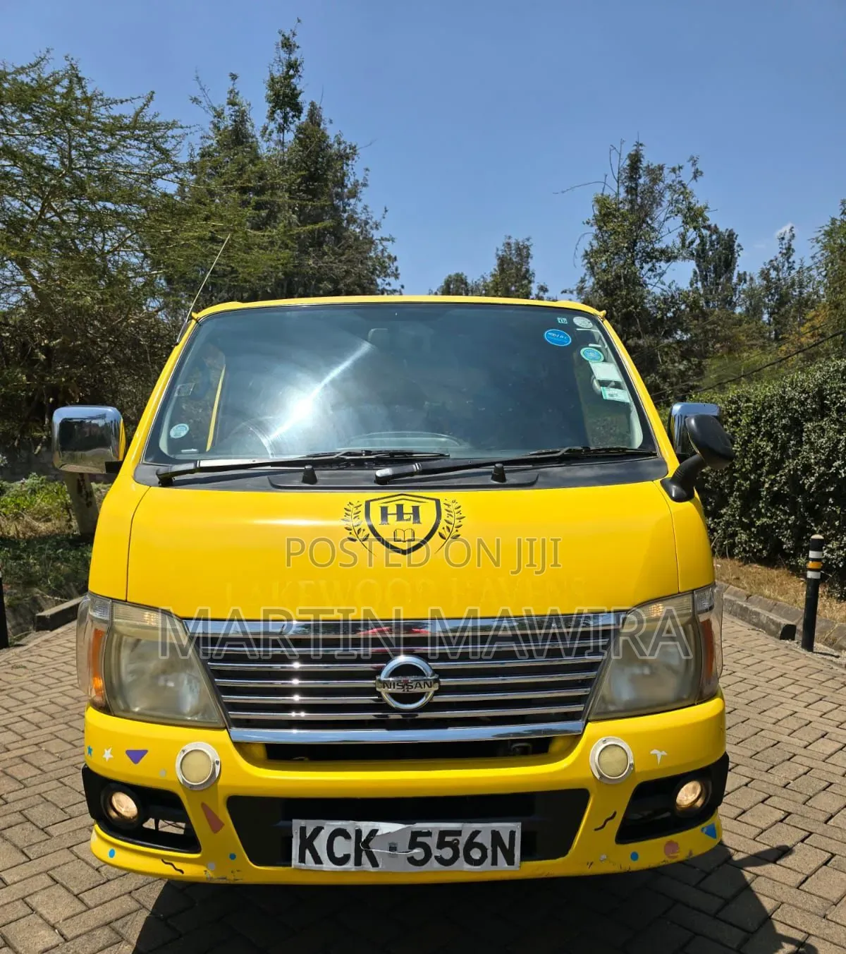 Nissan Caravan (Urvan) 2010 Yellow