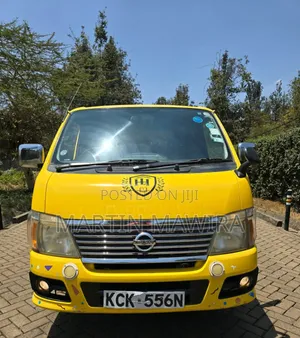 Nissan Caravan (Urvan) 2010 Yellow