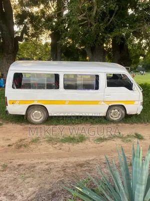 Nissan Caravan (Urvan) 2001 White