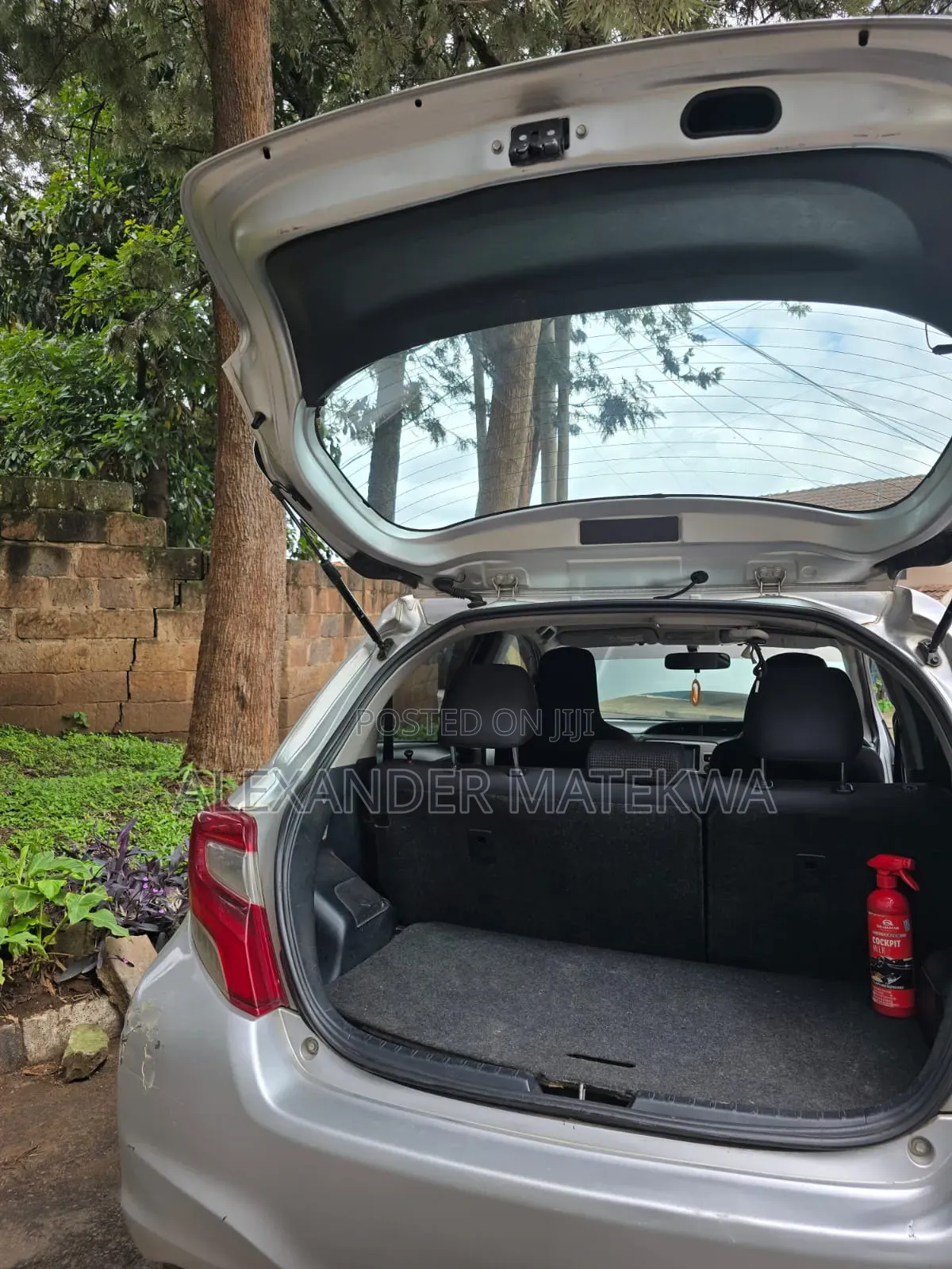 Toyota Vitz 2015 Silver