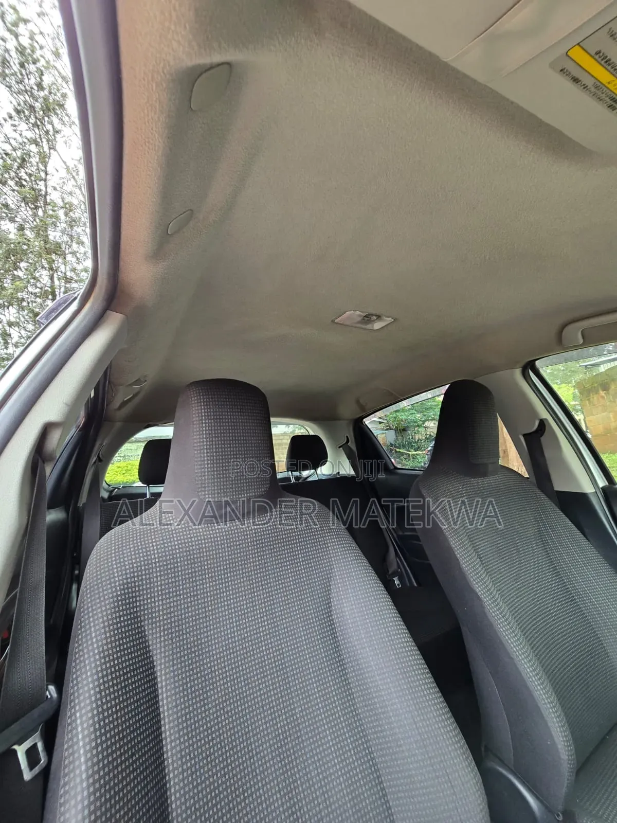 Toyota Vitz 2015 Silver