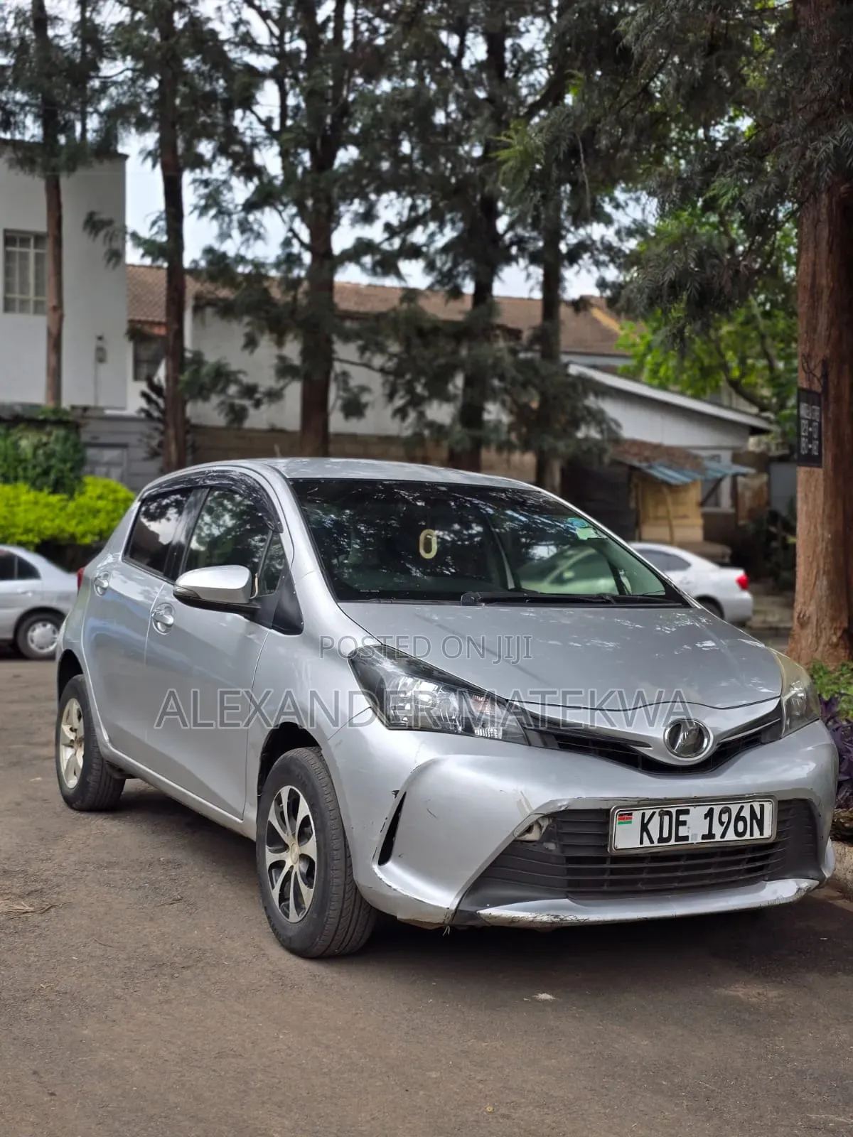 Toyota Vitz 2015 Silver