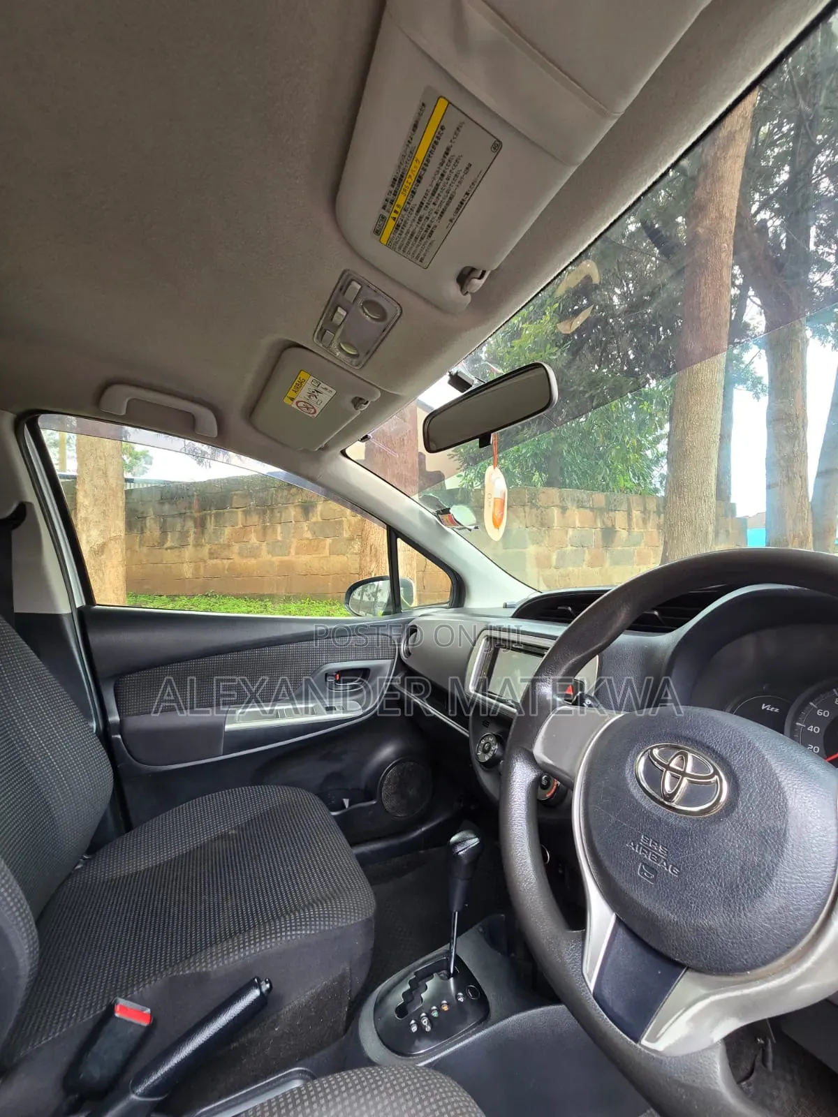 Toyota Vitz 2015 Silver