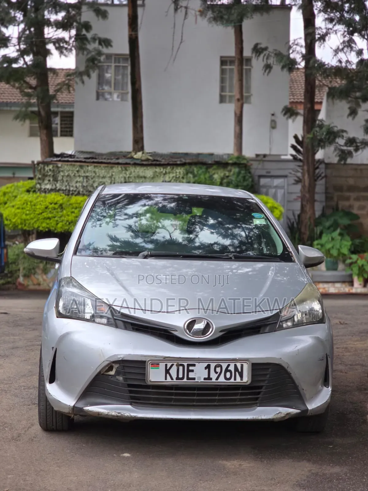 Toyota Vitz 2015 Silver