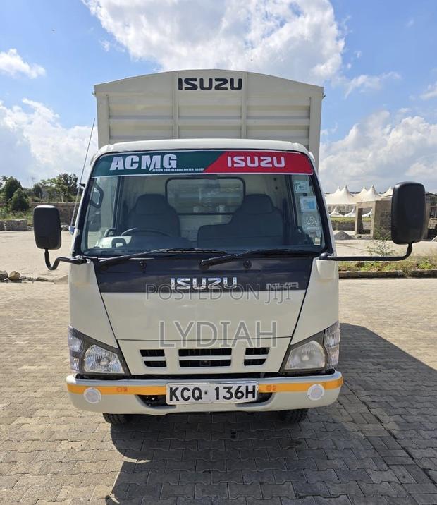 Isuzu NKR Local 2018 White