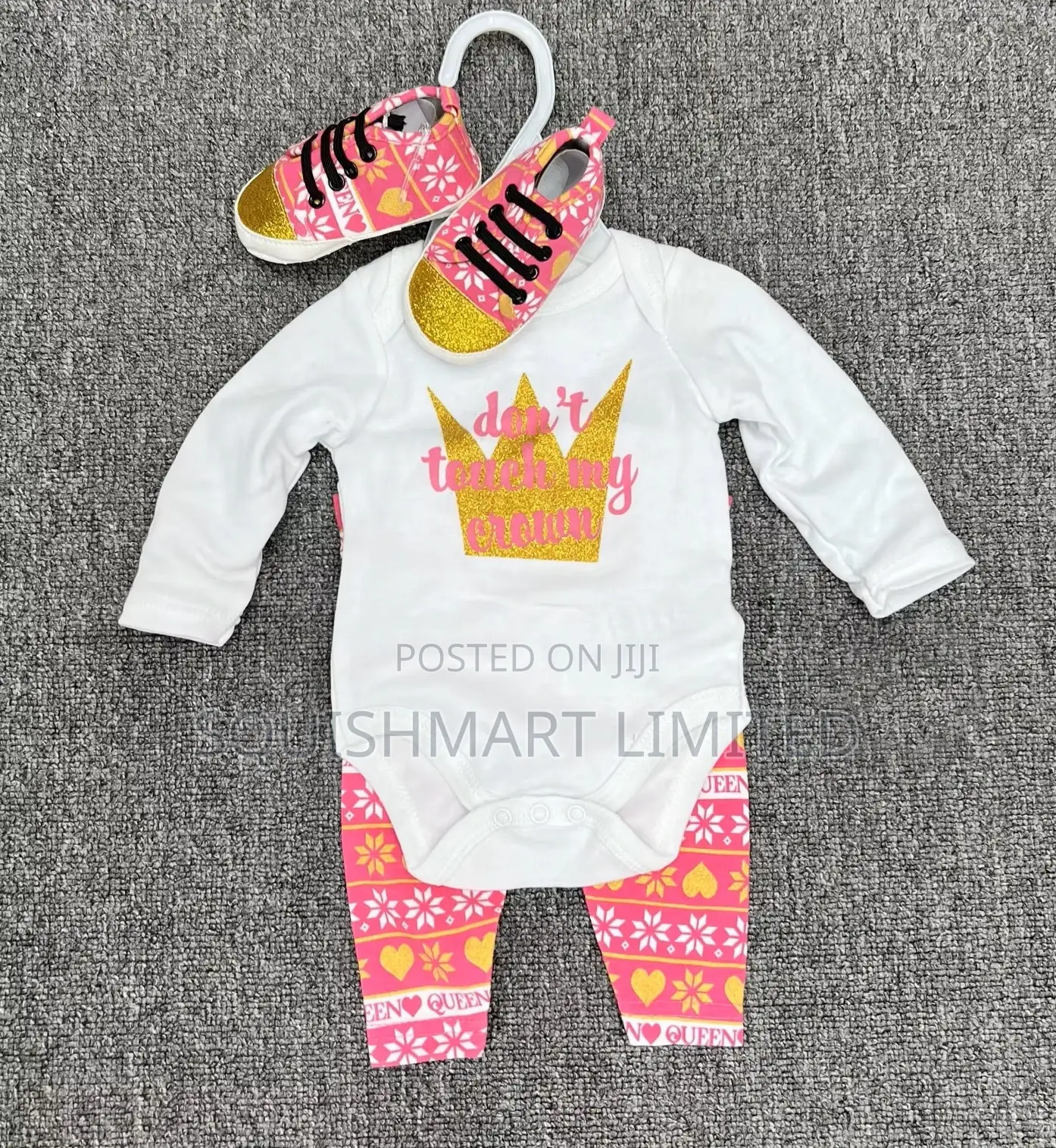 3-Piece Baby Clothing Set - Bodysuit, Trousers and Shoes