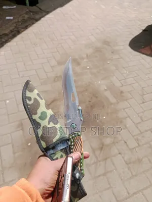 Serrated Stainlesssteel Green Textured Hande Outdoor Knife With Sheath