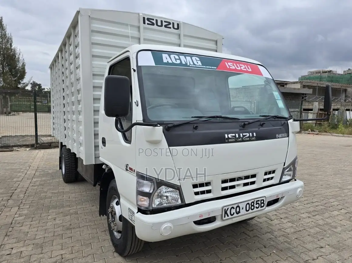 ISUZU NPR 2018 White