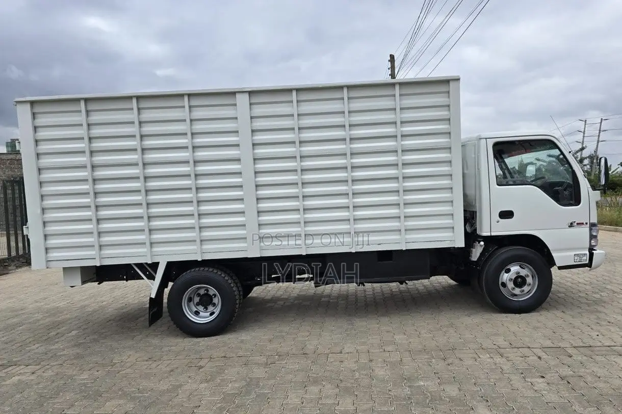 ISUZU NPR 2018 White