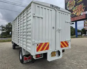 ISUZU NPR 2018 White