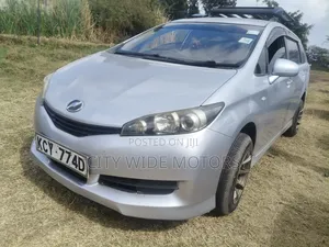 Toyota Wish 2012 Silver