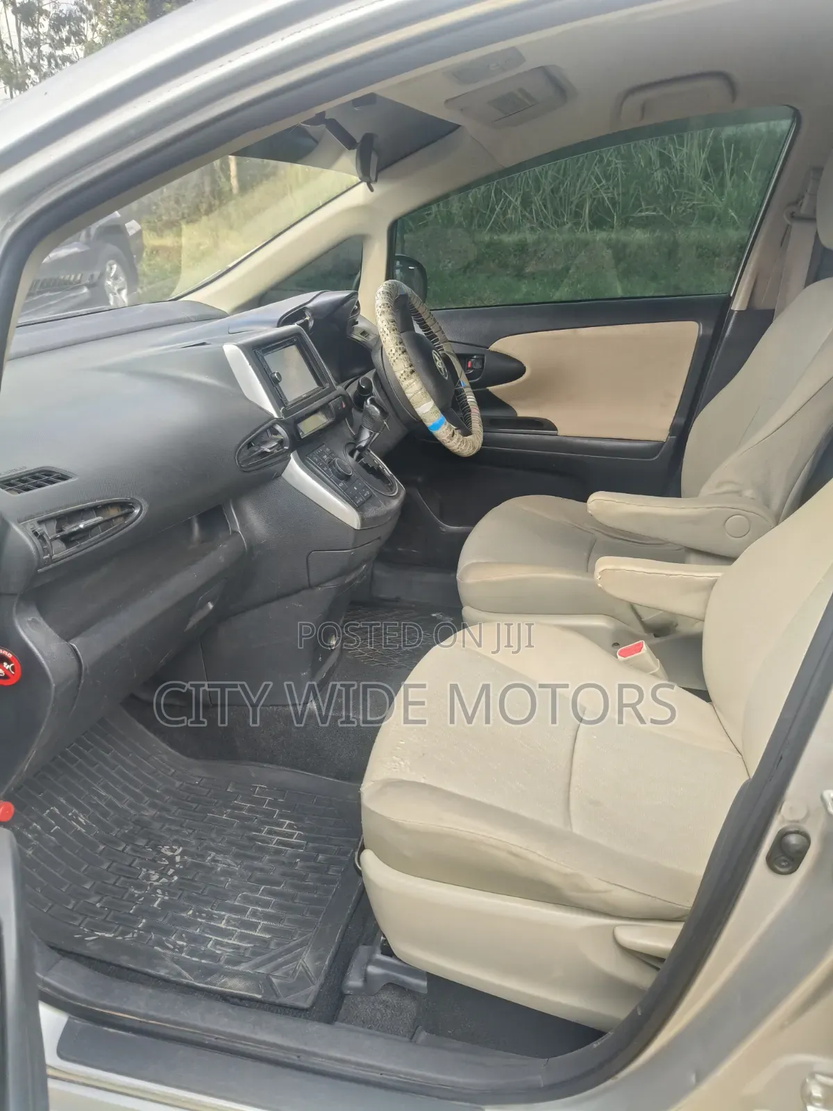Toyota Wish 2012 Silver