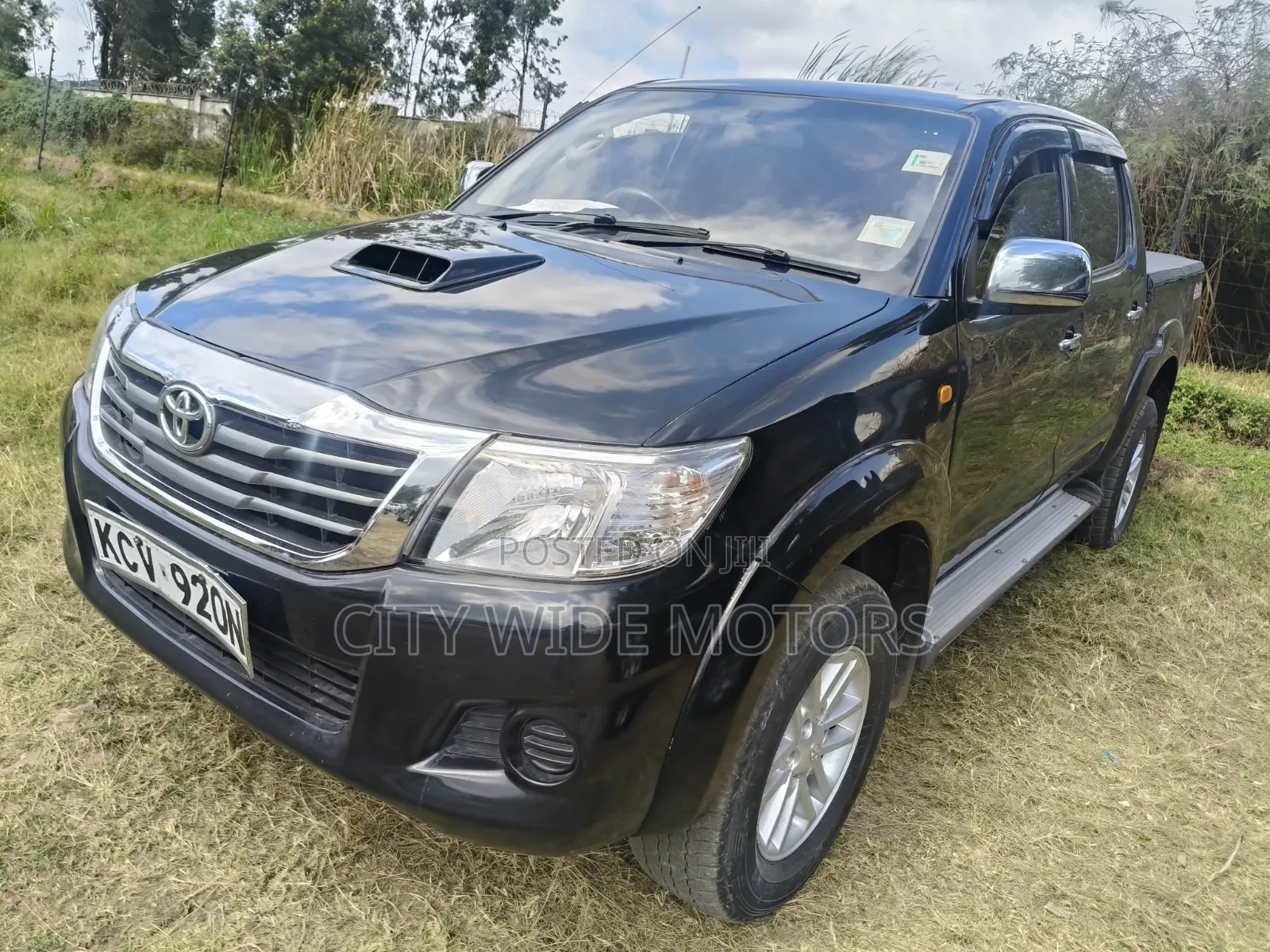 Toyota Hilux 2011 Black