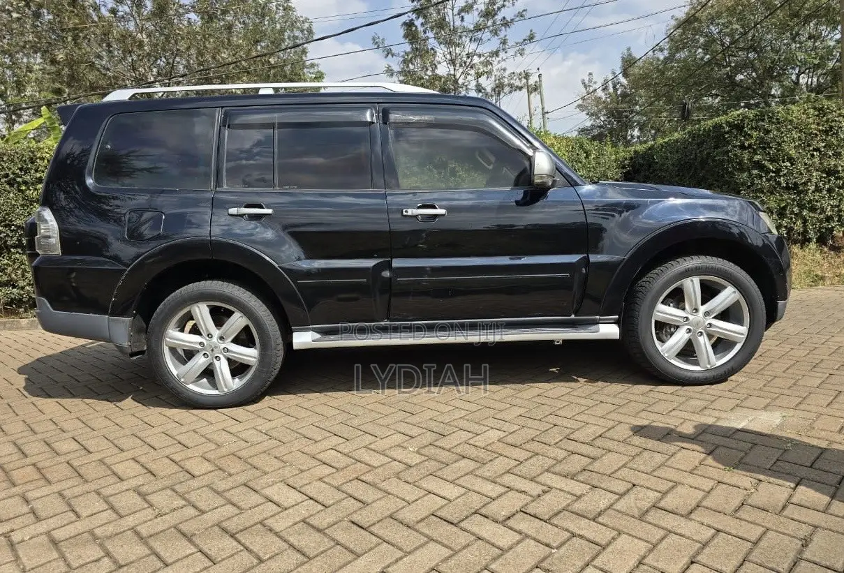 Mitsubishi Pajero 2008 Black