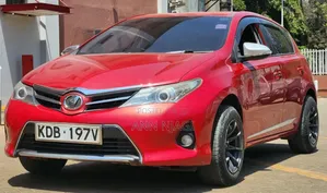 Toyota Auris 2013 Red