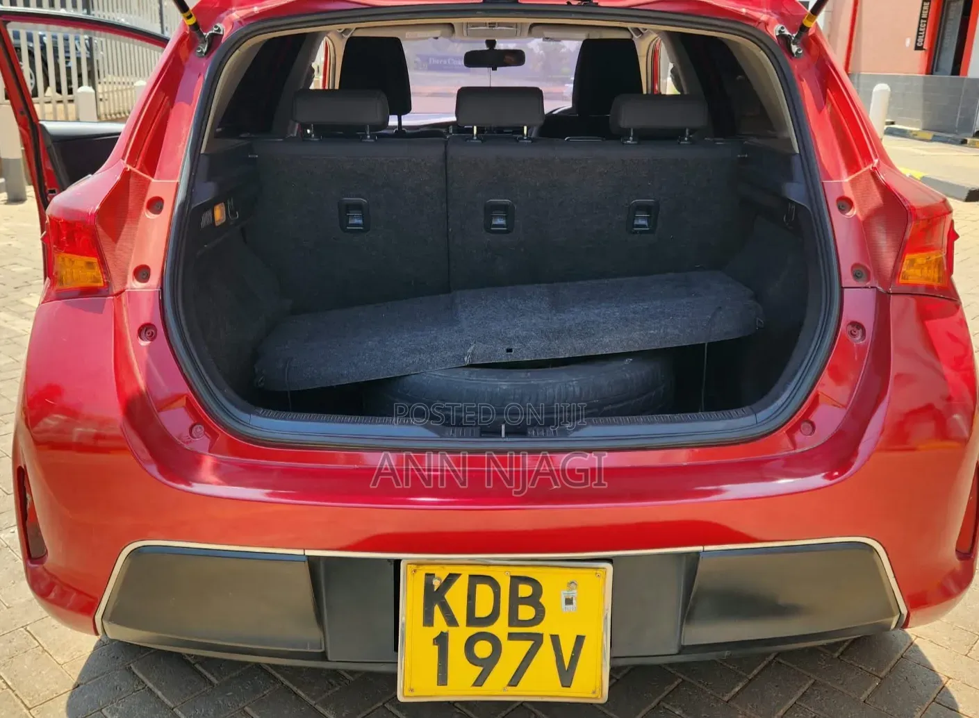 Toyota Auris 2013 Red