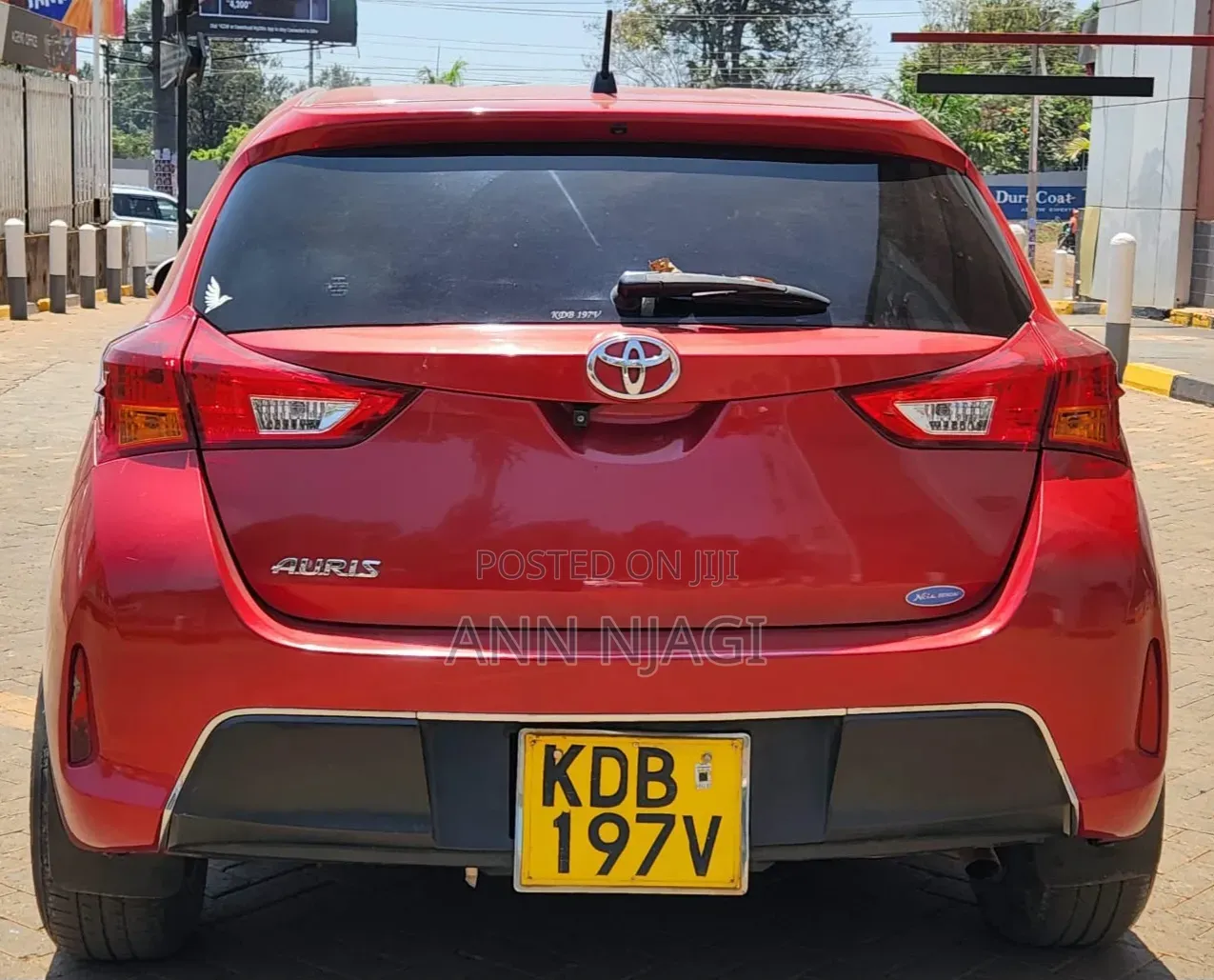 Toyota Auris 2013 Red