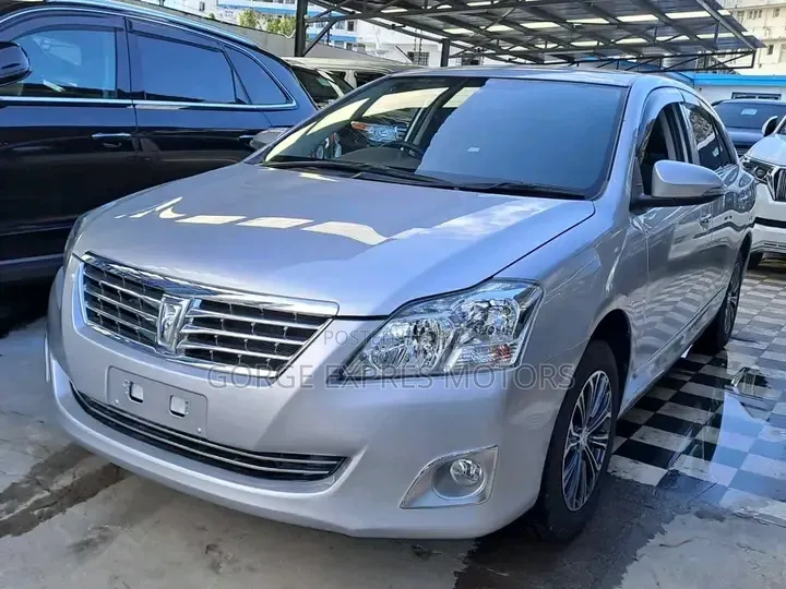 Toyota Premio 2013 Silver