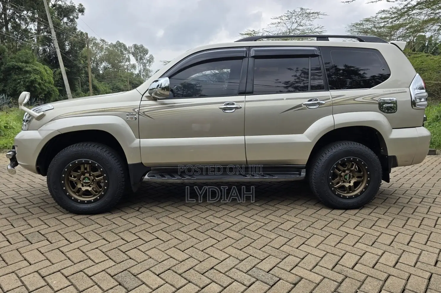 Toyota Land Cruiser Prado 2005 Gold