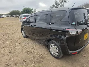 Toyota Sienta 2016 Black