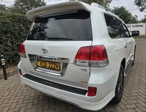 Toyota Land Cruiser 2008 White
