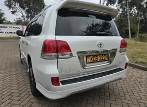 Toyota Land Cruiser 2008 White
