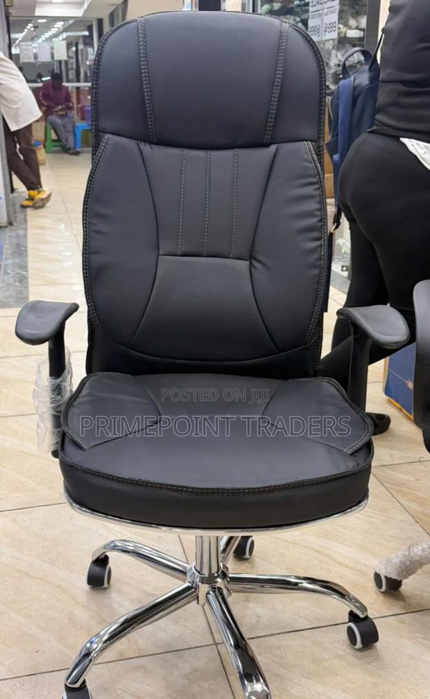 Premium High Back Executive Office Chair – Stylish Leather Finish