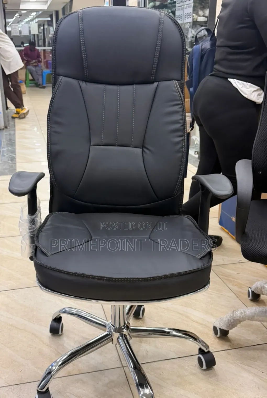 Premium High Back Executive Office Chair – Stylish Leather Finish