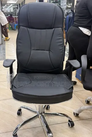 Premium High Back Executive Office Chair – Stylish Leather Finish