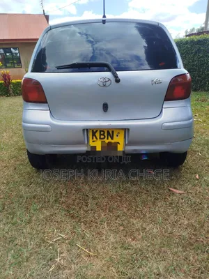 Toyota Vitz 2004 Blue