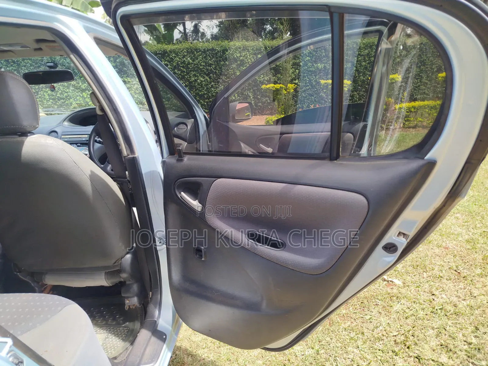 Toyota Vitz 2004 Blue