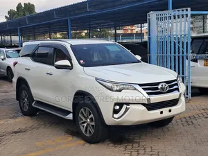 Toyota Fortuner 2019 White