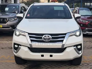 Toyota Fortuner 2019 White