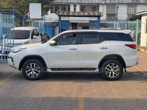 Toyota Fortuner 2019 White