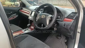 Toyota Premio 2011 Silver