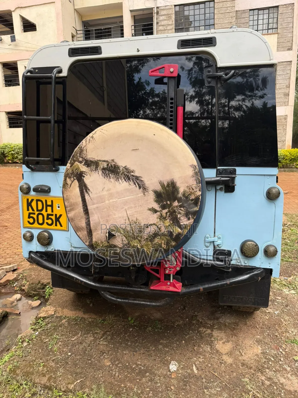 Land Rover Defender